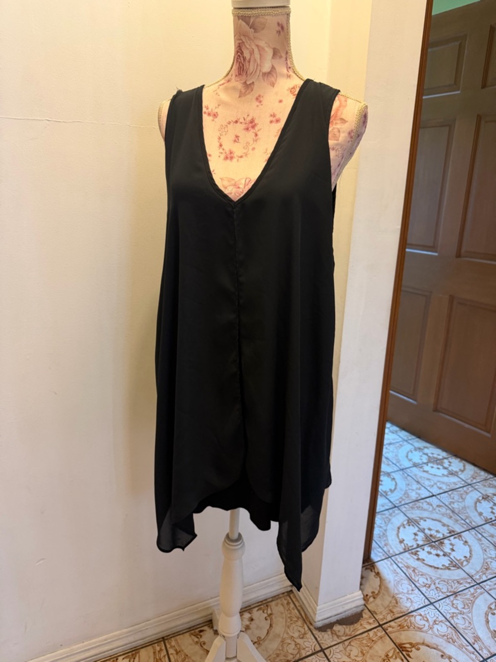 Green Envelope Black Sleeveless Top